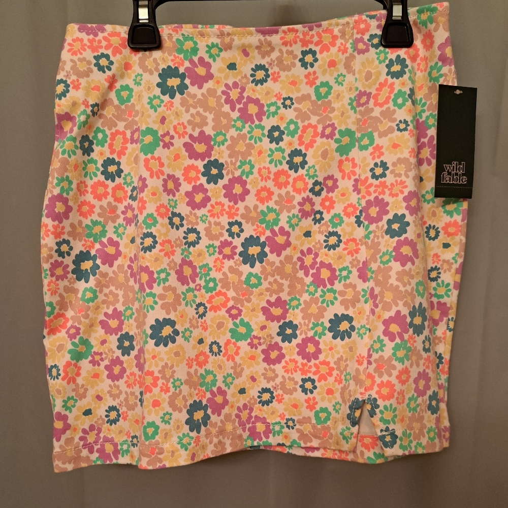 NWT Floral skirt